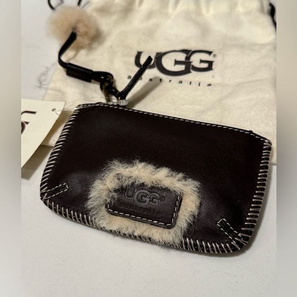 UGG Brown Leather Key Card Holder with Cream Fur Accent - Picture 1 of 11
